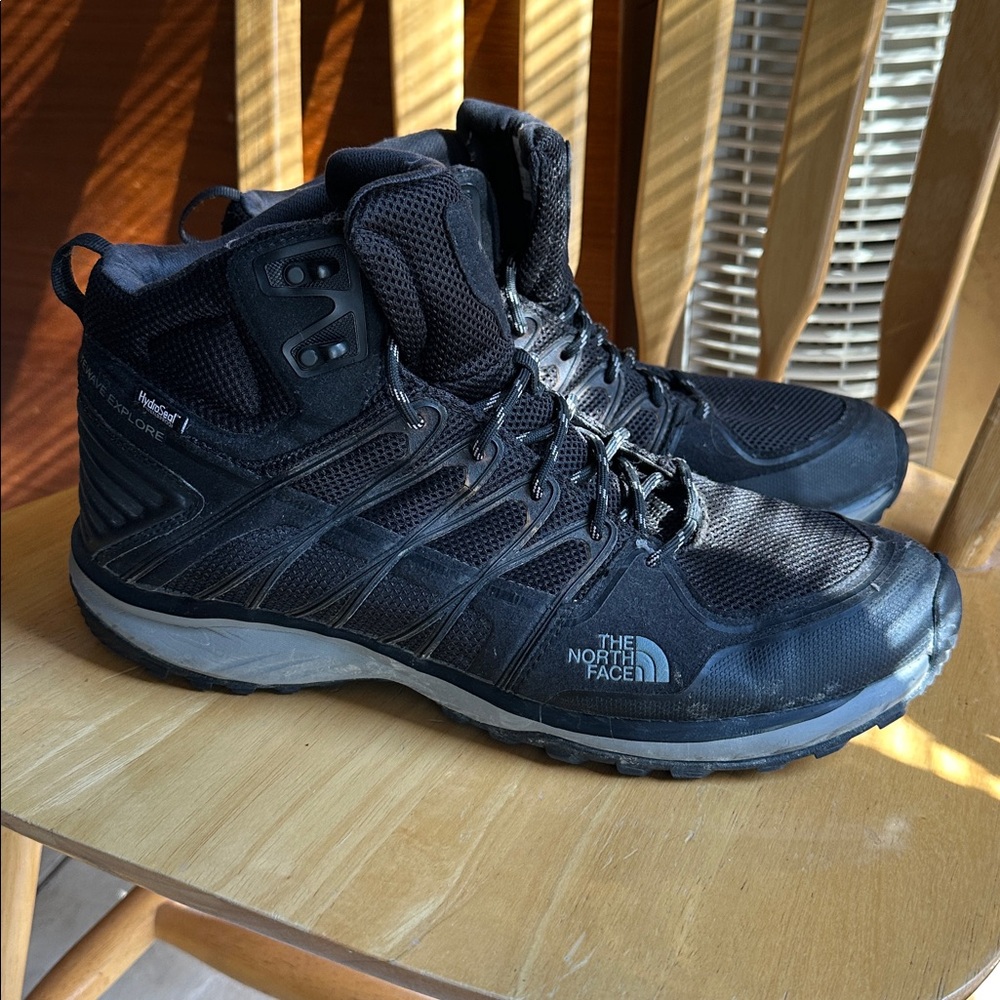 The North Face Men's Black and Gray Athletic Shoes